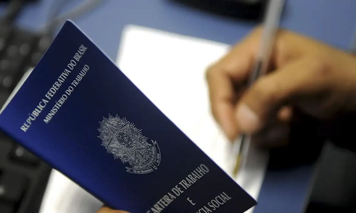 Educação e desemprego no Brasil.