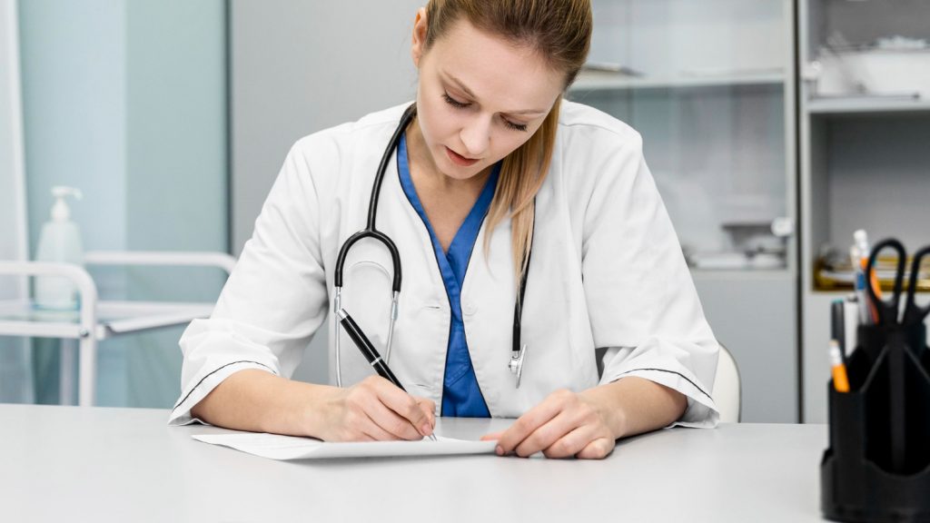 O Ministério Público Federal corroborou a ação, enfatizando que a prescrição de medicamentos deve ser restrita aos médicos. Imagem: Freepik O Ministério Público Federal corroborou a ação, enfatizando que a prescrição de medicamentos deve ser restrita aos médicos. Imagem: Freepik