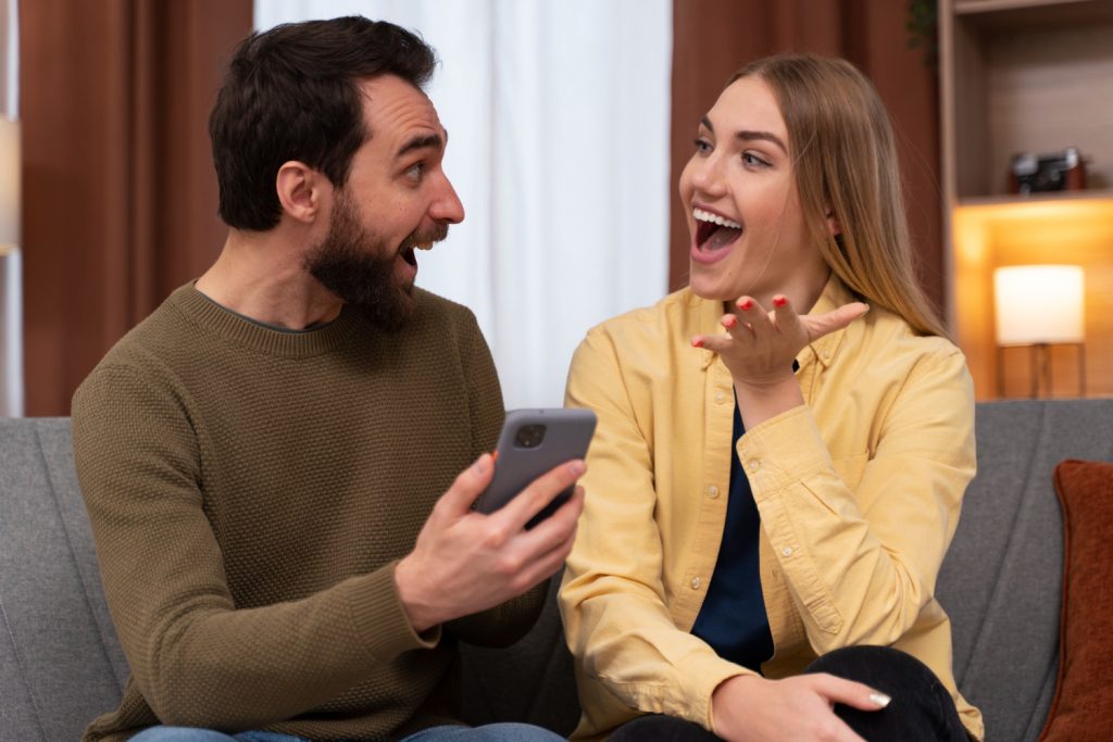 Um estudo da Universidade George Washington revelou que homens interrompem mulheres 33% mais do que outros homens. Imagem: Freepik Um estudo da Universidade George Washington revelou que homens interrompem mulheres 33% mais do que outros homens. Imagem: Freepik
