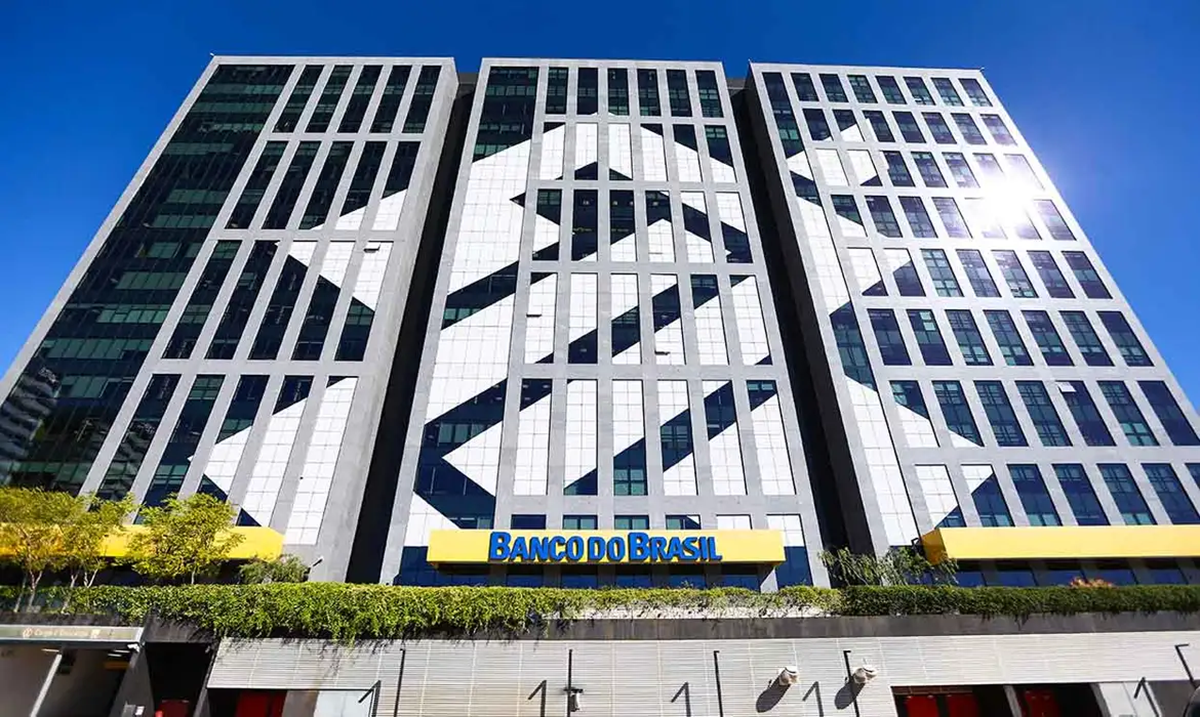 Os aprovados no último concurso Banco do Brasil tiveram ganhos iniciais de R$ 5.436,03, além de benefícios adicionais. Imagem: Agência Brasil
