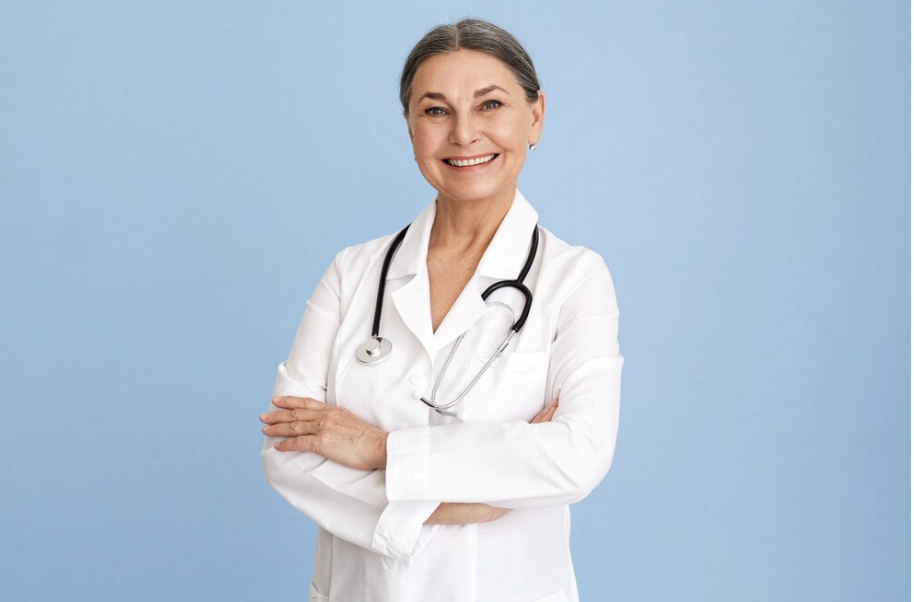 Captura de tela Durante o plantão, o médico deve estar preparado para atender diversos tipos de demandas. Imagem: Freepik
