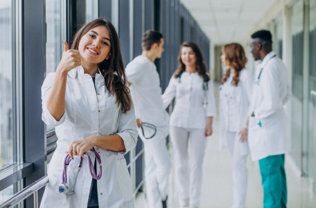 medicina Mercado de trabalho na área da saúde para 2025.