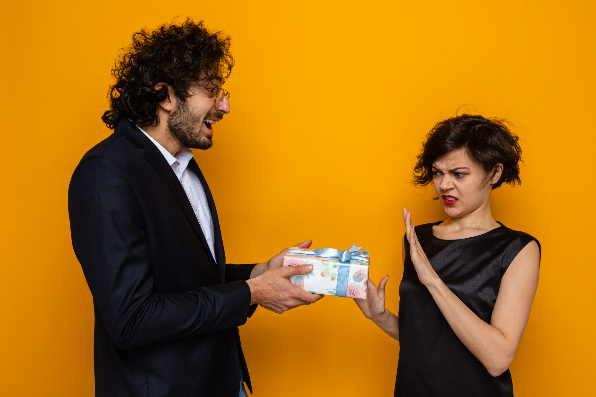 Pessoas que não gostam de ganhar presente.