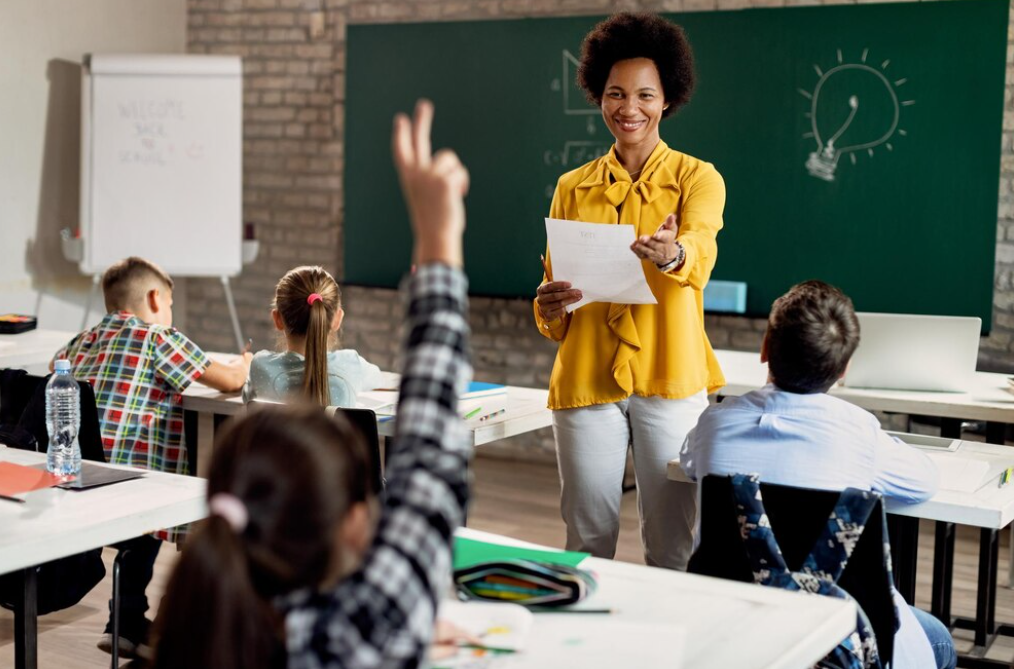 Captura de tela Entre os setores menos afetados pela Inteligência Artificial estão educação, psicologia, desenvolvimento humano e saúde. Imagem: Freepik