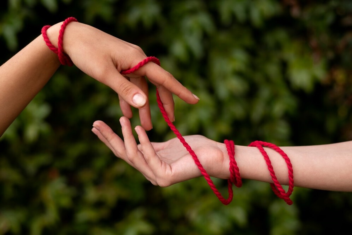 Reconhecer os comportamentos abusivos é o primeiro passo para se proteger. Imagem: Freepik