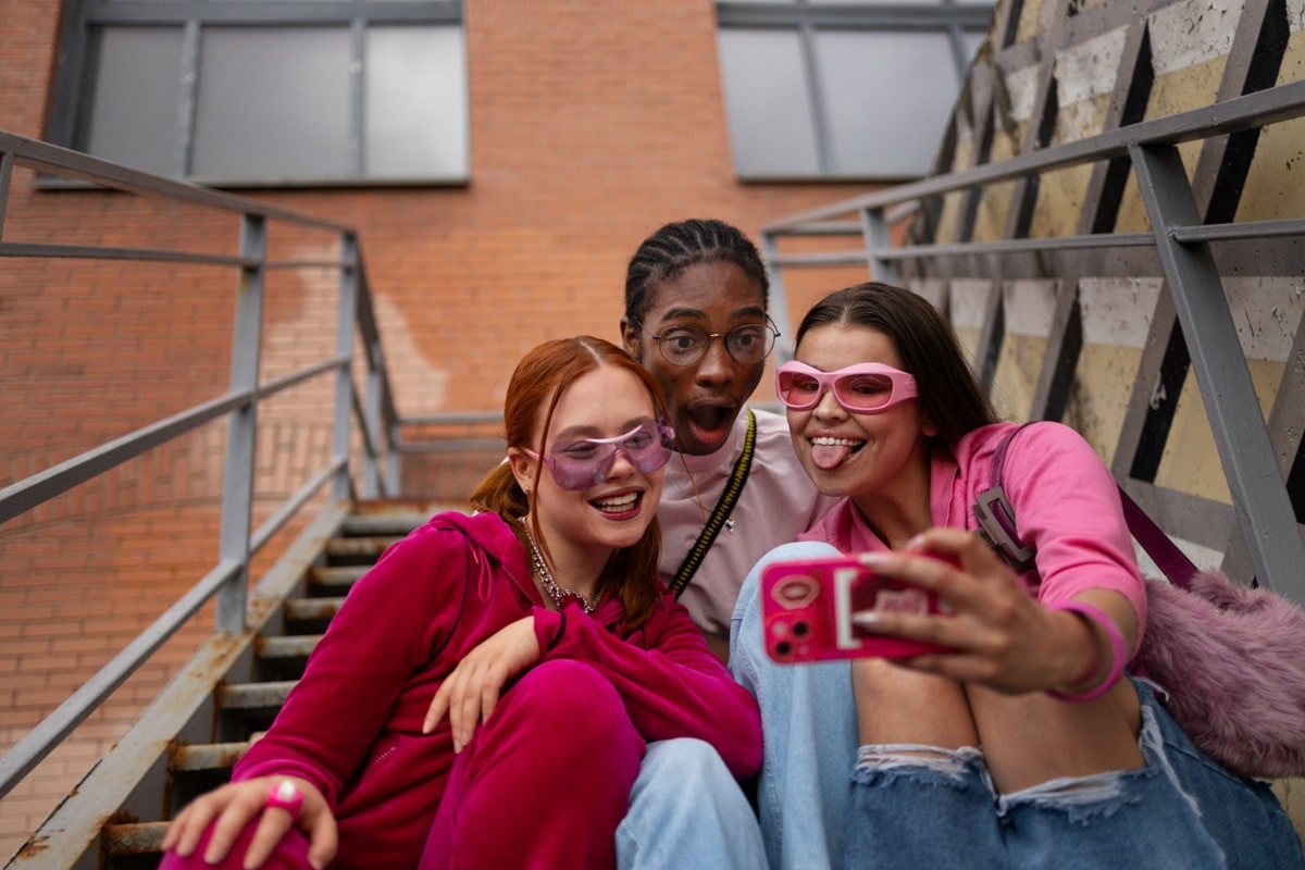 Diferentemente das gerações anteriores, os jovens da geração Z são considerados nativos digitais. Imagem: Freepik