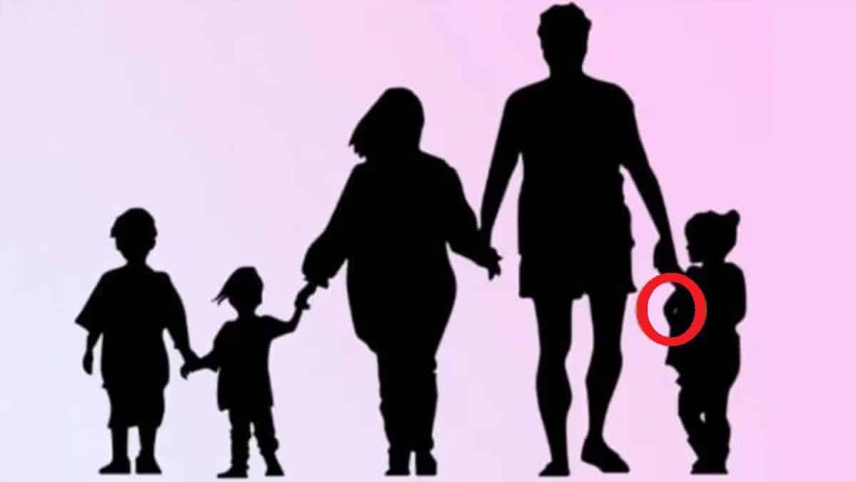 Desafio de QI: você consegue encontrar o erro na foto da família em 15 segundos? DESAFIO DE QI Consegue encontrar o erro na foto da familia solução