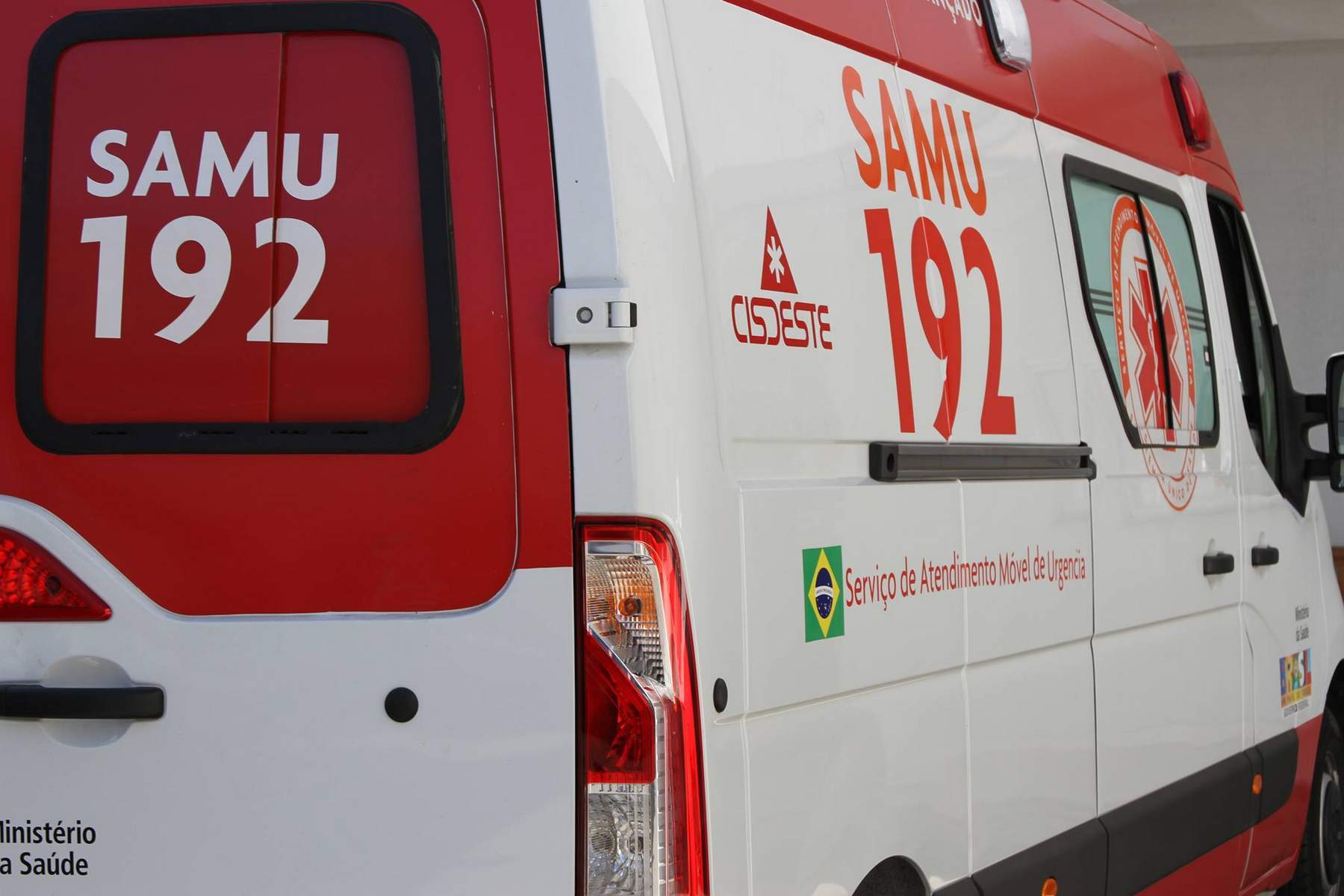Ambulância do SAMU Cisdeste 192 estacionada