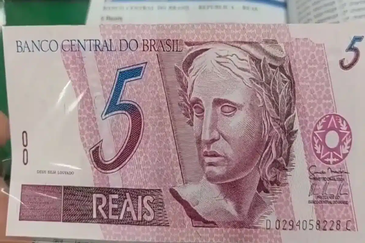 Cédula de 5 reais com aparência rara