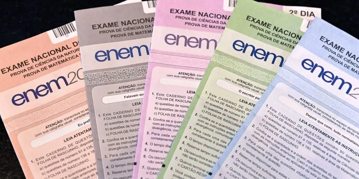 Cadernos de provas do Enem Cadernos de prova do Enem com as instruções para os candidatos.