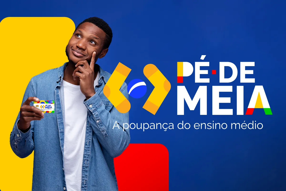 Estudante segurando cartão do programa Pé-de-Meia, iniciativa de apoio à educação.