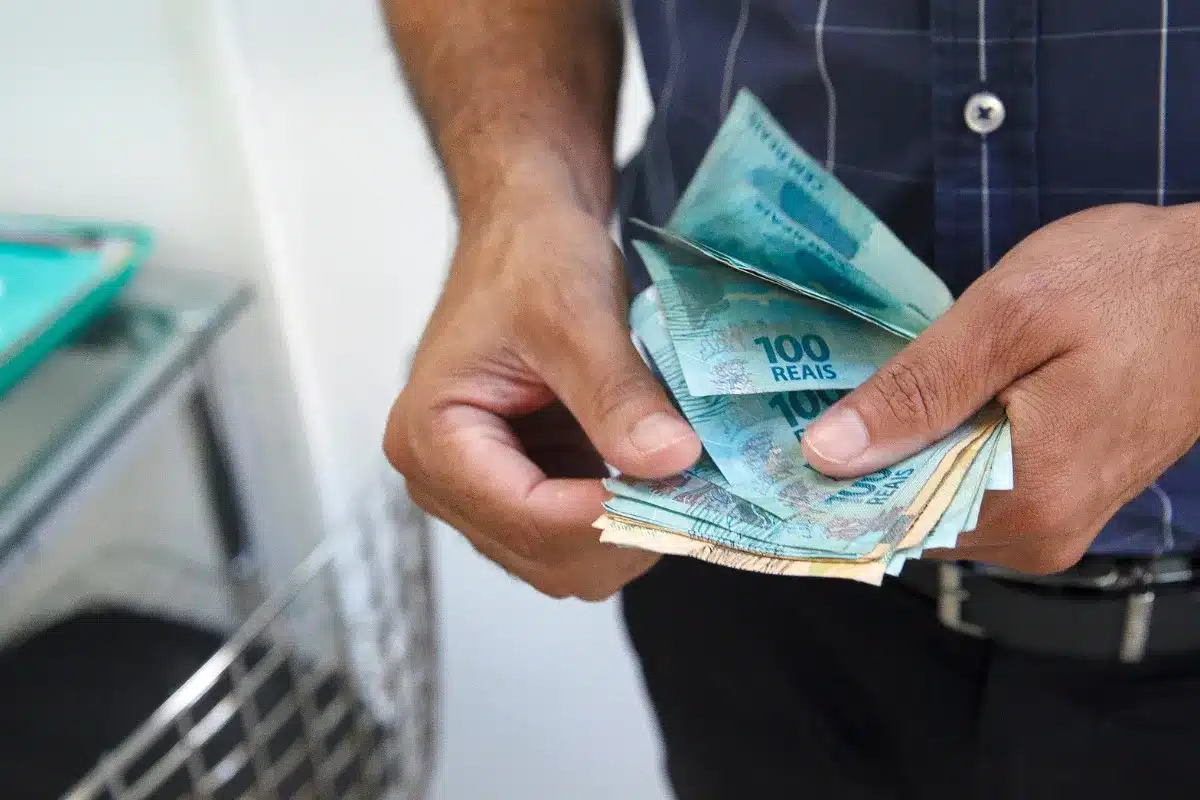 Novo salário mínimo Proposta do novo salário mínimo.
