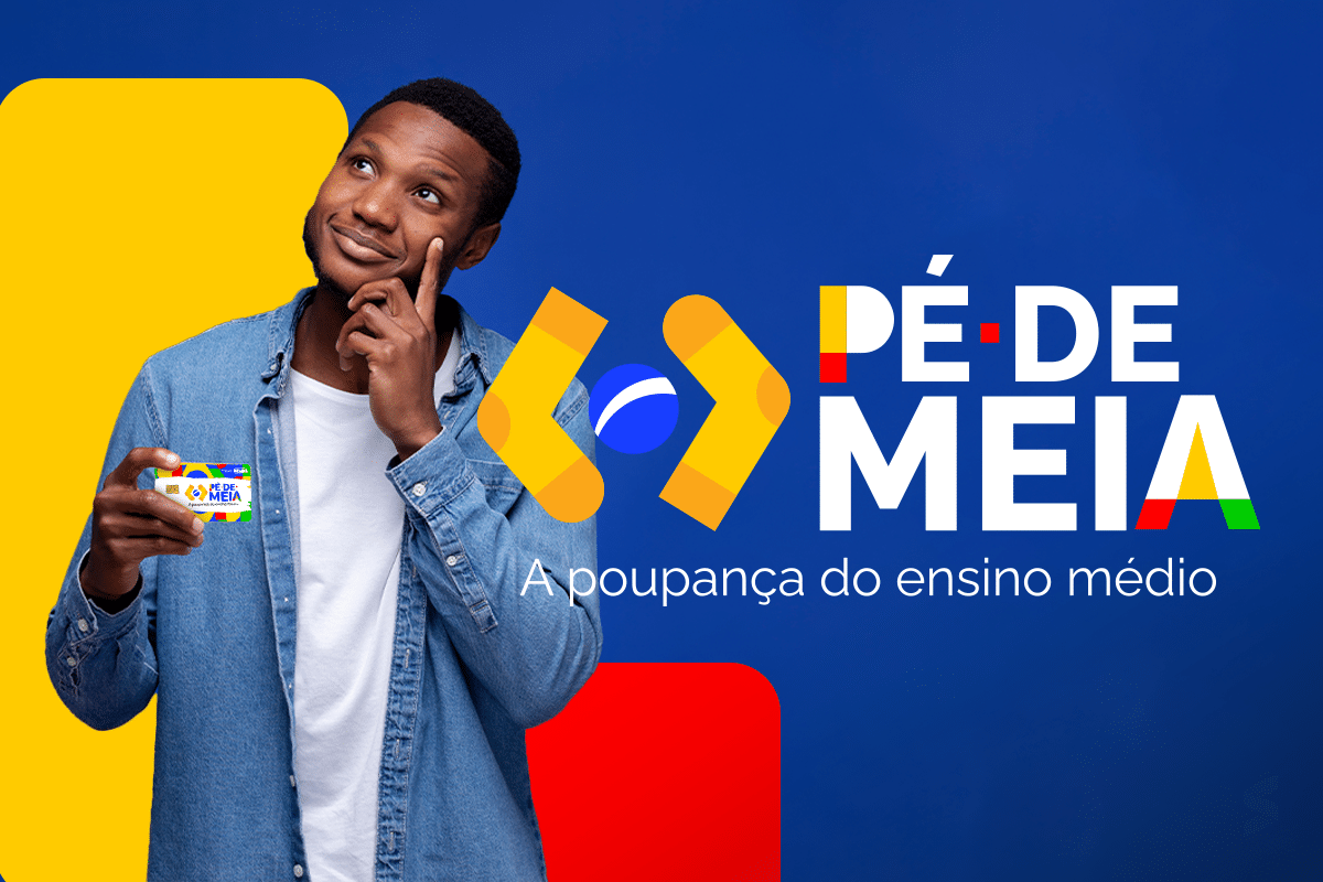 Estudante segurando cartão do programa Pé-de-Meia, iniciativa de poupança para alunos do ensino médio público.