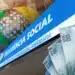 Imagem ilustrativa de fachada da Previdência Social com cédulas de cem reais e a marca do INSS, representando o depósito dos benefícios previdenciários