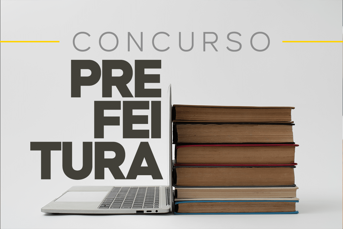 Inscrições abertas para concurso com salários de R$ 13.000 Notebook prata ao lado de pilha de livros com texto Concurso Prefeitura sobre fundo branco minimalista