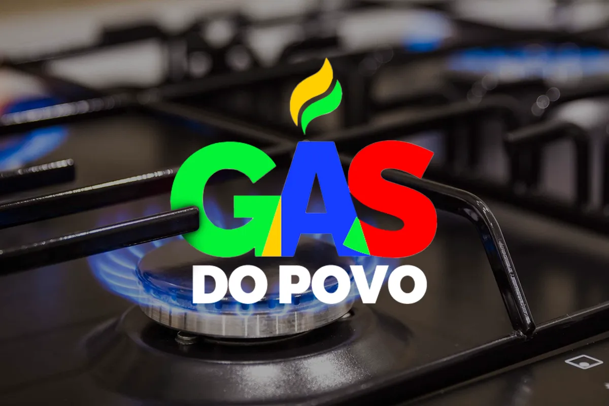 Gás do Povo: Definição do valor do benefício Logo colorido do programa Gás do Povo em destaque sobre uma chama azul de fogão, representando a definição do valor do benefício.