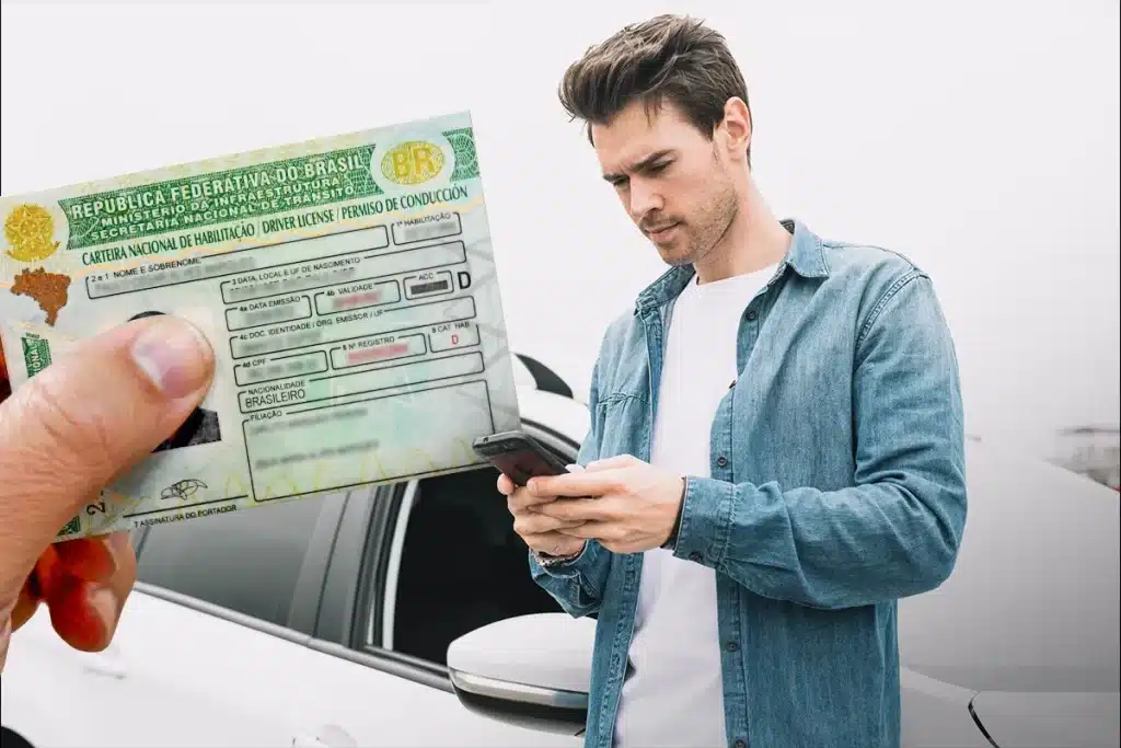 CNH Digital: Nova era de praticidade e facilidade na obtenção da habilitação Homem utilizando o celular enquanto segura a CNH, mostrando como as novas regras podem facilitar o processo de habilitação.