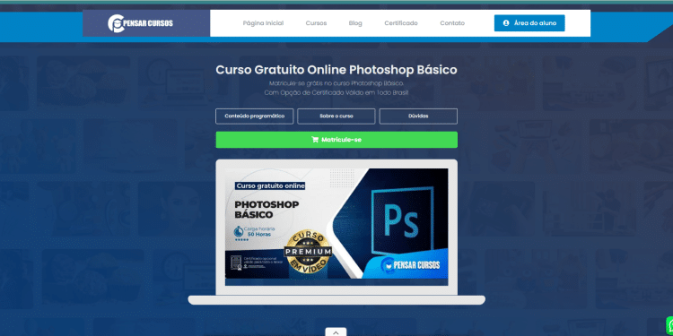 Notebook exibindo a página do curso Photoshop Básico da Pensar Cursos, com informações sobre 50 horas de conteúdo, certificado e o logo do Adobe Photoshop.