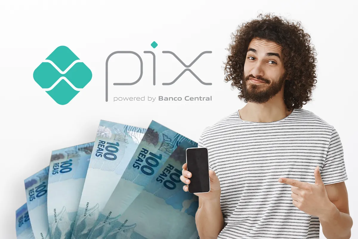 Pix Parcelado: Resumo das Novidades e Prazos do Banco Central (Outubro/Dezembro 2025) Homem sorrindo com barba e cabelo cacheado apontando para um celular ao lado do logo Pix e notas de R$100, simbolizando a notícia das novas regras.