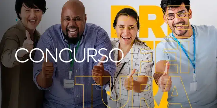 Grupo de profissionais sorrindo e motivados, celebrando a abertura de 2 novos editais de concurso da Prefeitura com 150 vagas