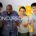 Grupo de profissionais sorrindo e motivados, celebrando a abertura de 2 novos editais de concurso da Prefeitura com 150 vagas