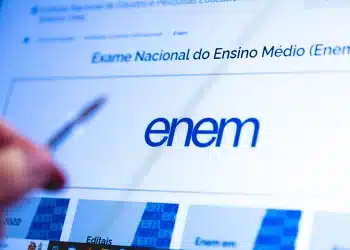 Tela de computador exibindo a página oficial do Exame Nacional do Ensino Médio com logo do ENEM em destaque.