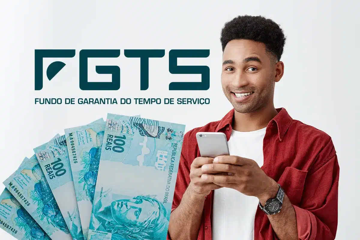 CAIXA libera pagamento de R$ 2.800 em 25 de novembro Trabalhador consultando pelo celular se seu CPF está na lista para receber R$ 2.800 da CAIXA
