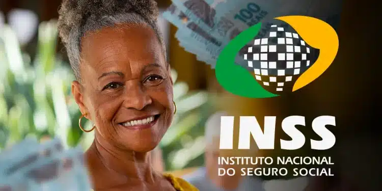 Mulher sorridente segura cédulas de dinheiro no fundo desfocado com logo do INSS ao lado.
