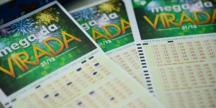 Volantes da Mega da Virada destacando o prêmio de R$ 1 bilhão e as regras para resgate.