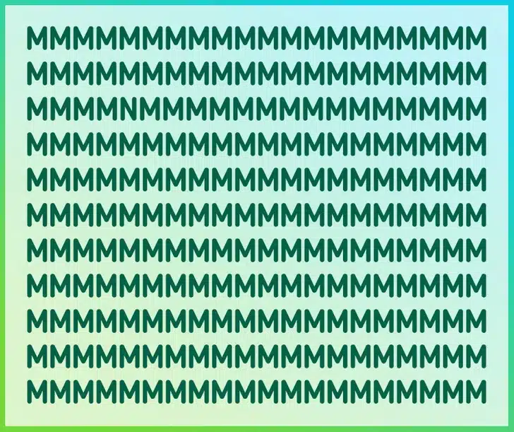 Encontre a letra N camuflada entre várias letras M repetidas. Desafio visual com um padrão de letras M repetidas em várias linhas com fundo verde