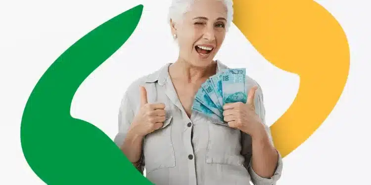 Idosa feliz segurando dinheiro com os dois polegares para cima, representando a notícia sobre o INSS.