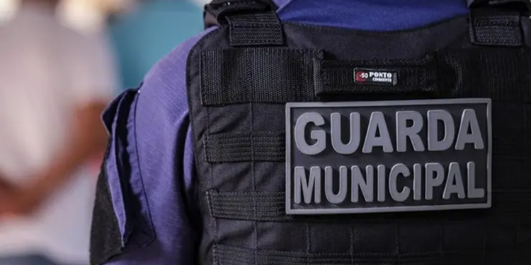 Colete da Guarda Municipal usado em concurso guarda municipal de Cataguases.