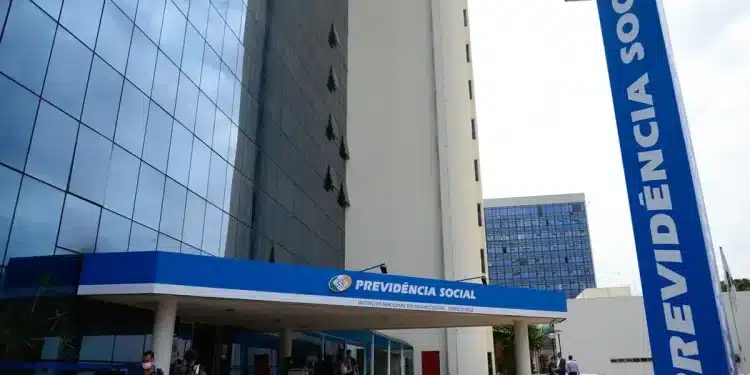 Fachada da Previdência Social onde o INSS anunciou medidas para agilizar benefícios.