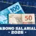 Bolso com notas de dinheiro dentro.