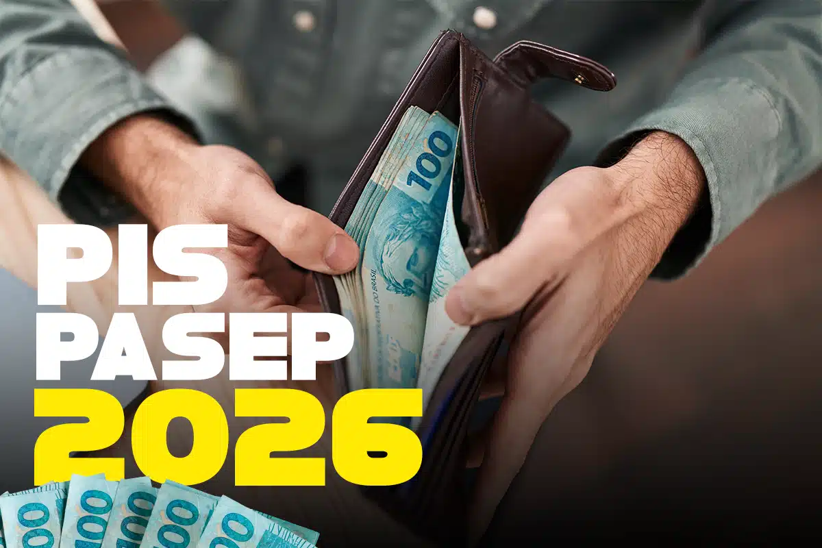 Homem abre carteira cheia de notas com destaque para o PIS/Pasep 2026 e o valor de R$ 1.486,00.