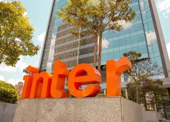 Logotipo do Banco Inter com destaque para a campanha de renegociação de dívidas, oferecendo até 98% de desconto.