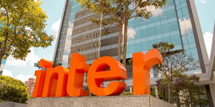 Logotipo do Banco Inter com destaque para a campanha de renegociação de dívidas, oferecendo até 98% de desconto.