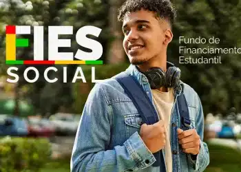 estudante universitário representando candidatos da lista de espera do Fies 2026