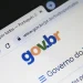 Tela de smartphone exibindo o site oficial do Governo do Brasil no portal gov.br, representando as novas medidas de segurança digital implementadas no aplicativo SouGov.br