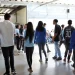 Estudantes em escola pública ilustrando notícia sobre o pagamento de R$ 1.000 do programa Pé-de-Meia 2026 e esclarecimentos do MEC sobre possíveis atrasos.