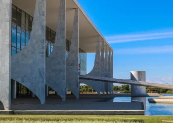 Fachada do Palácio do Planalto, em Brasília, onde o presidente Lula assinou os atos que ampliam direitos de trabalhadores terceirizados do serviço público federal.