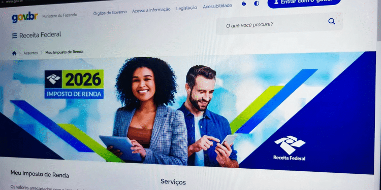 Tela do site gov.br mostrando campanha IRPF 2026 com mulher e homem usando tablet e celular