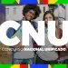 Jovem negro de cabelo afro e camisa xadrez azul ao lado de mulher com fones de ouvido turquesa, texto CNU Concurso Nacional Unificado