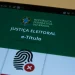 Aplicativo e-Título, da Justiça Eleitoral, pode auxiliar eleitores na consulta e regularização da situação eleitoral.