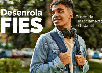 Estudante ao lado do nome "Desenrola Fies".