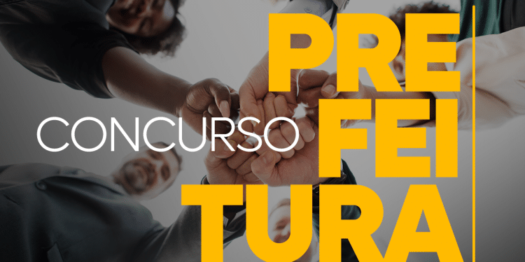 Grupo de 5 pessoas em círculo unindo as mãos ao centro, com texto "Concurso Prefeitura" em destaque