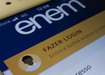 Tela de celular exibindo a página oficial do Enem com botão de login para consulta do resultado da isenção da taxa de inscrição 2026