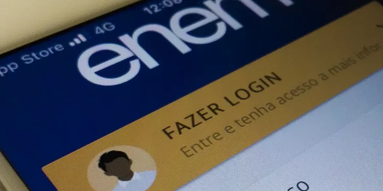 Tela de celular exibindo a página oficial do Enem com botão de login para consulta do resultado da isenção da taxa de inscrição 2026
