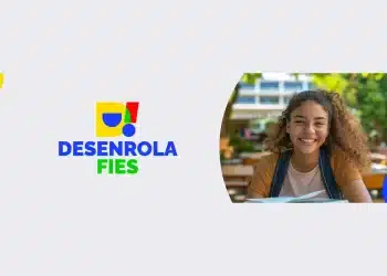 Logotipo do Desenrola Fies ao lado de uma estudante sorrindo com material escolar nas mãos