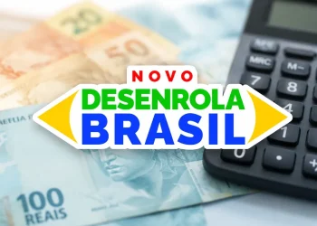 Logo do Novo Desenrola Brasil sobre notas de real e calculadora, representando a ferramenta de simulação de renegociação de dívidas.